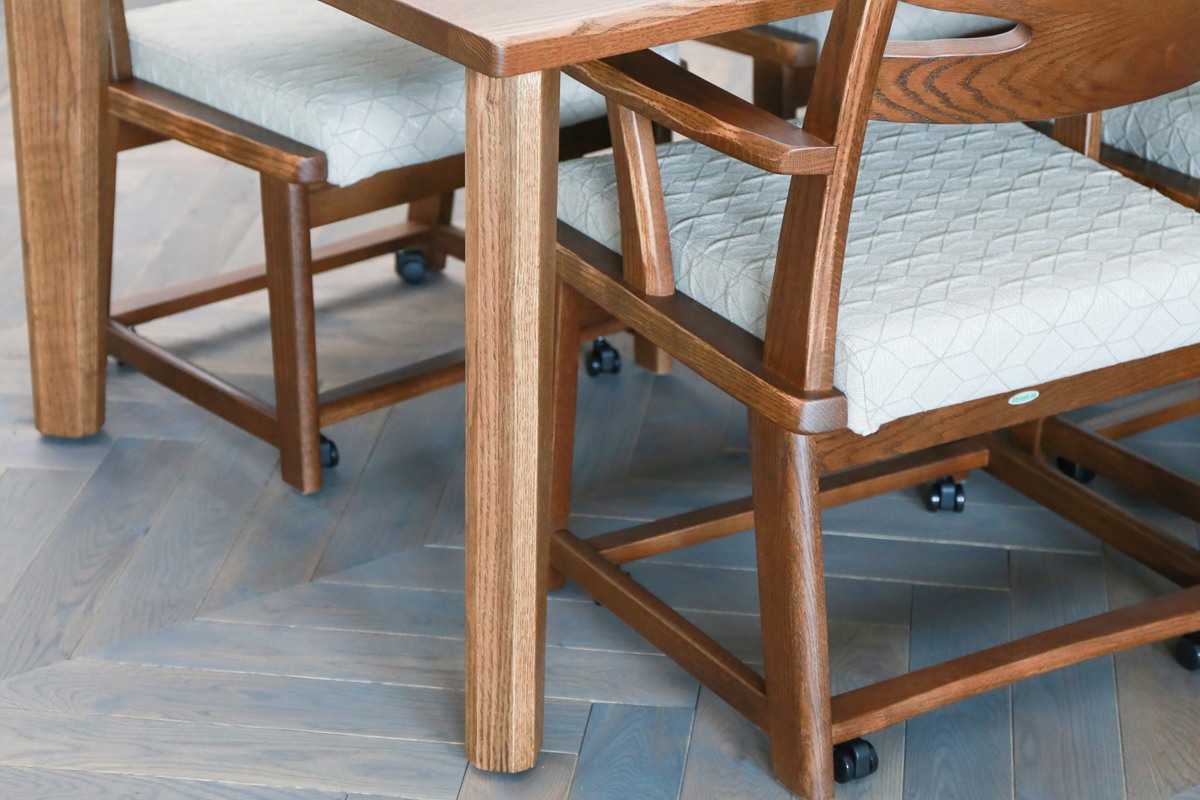 ibata直営 やすら木 ダイニングテーブル｜TABLE｜飛騨の家具/国産家具